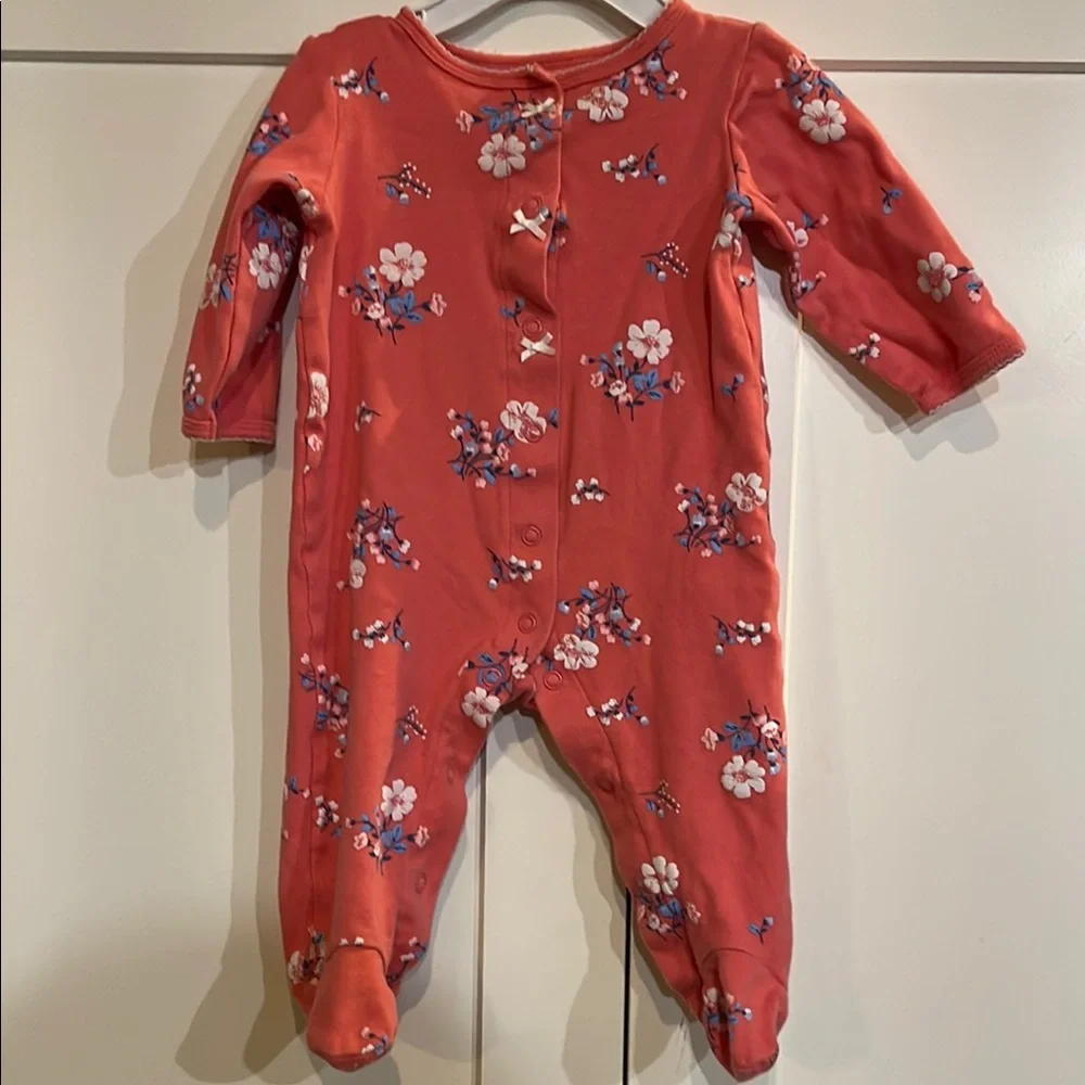 🏅 10/$10 Pink and White Footies with Floral Design